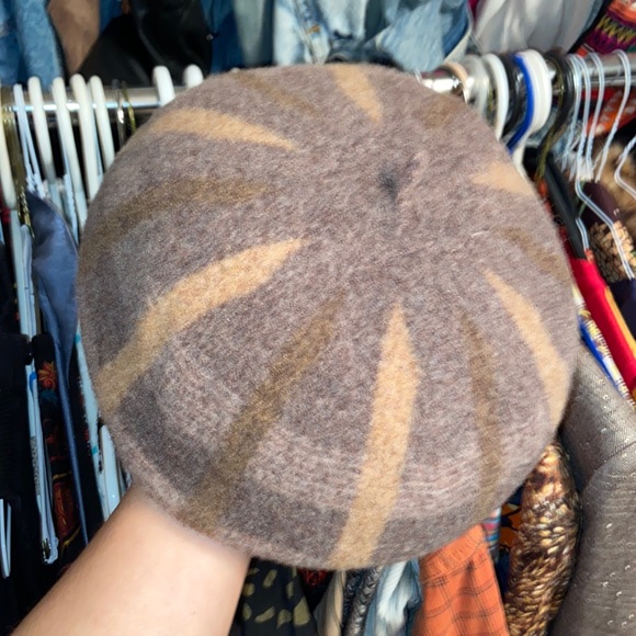 Wool Beret Hat by Canadian Hat 1918 - Picture 2 of 8